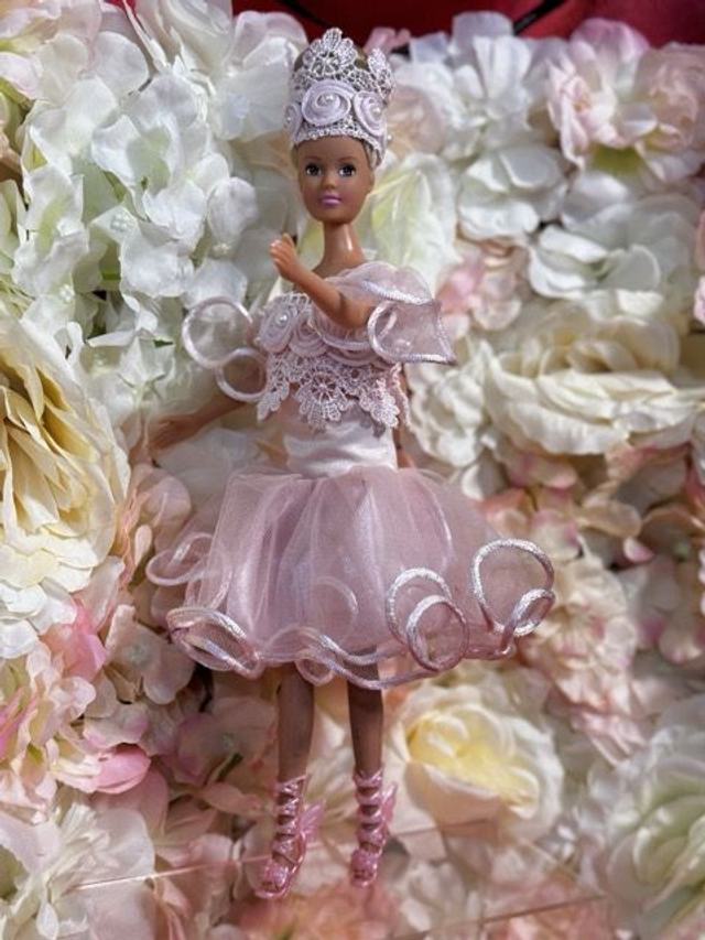 Poupée – Robe rose en dentelle & Coiffe assortie - Fait main