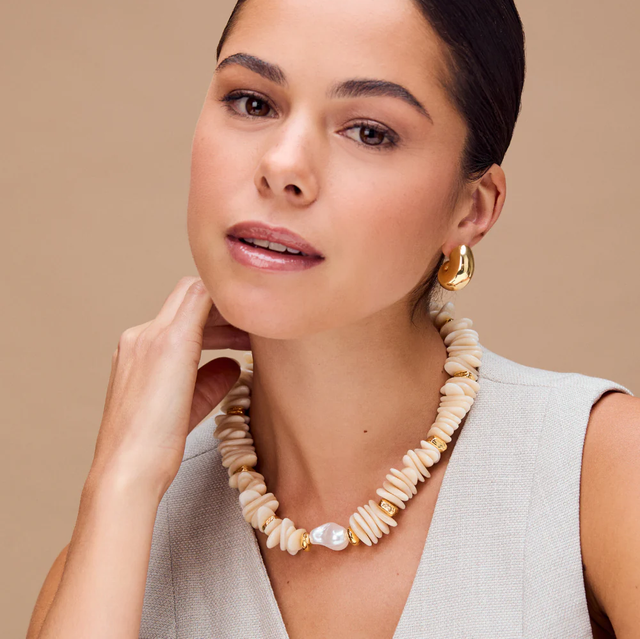 Statement Chip &amp; Stationed Pearl Necklace