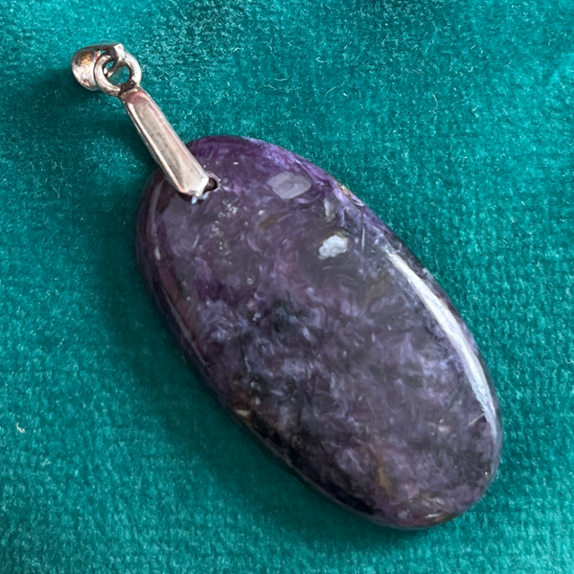 Pendentif en Charoïte et bélière argent 