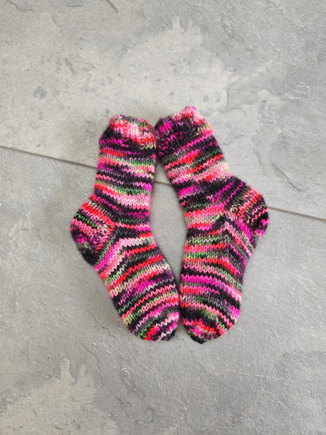 Handgestrickte Socken Größe 62/68