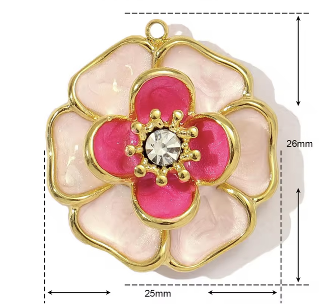 Charm camelia smaltata con zircone centrale 