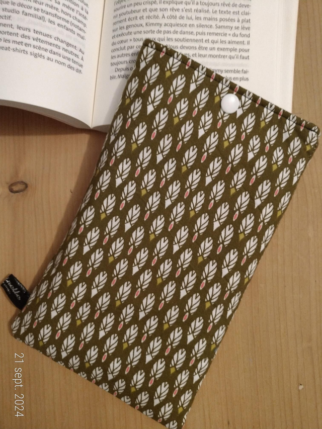 Pochette à livre de poche 