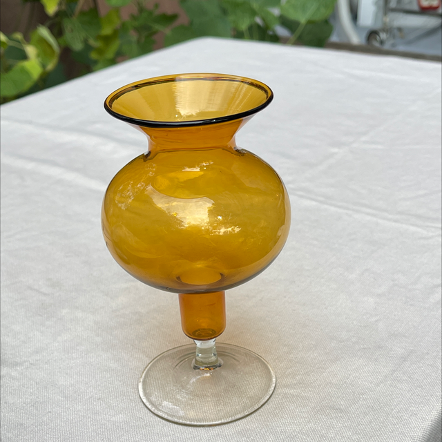 Filigrane Vase mundgeblasen Bernstein