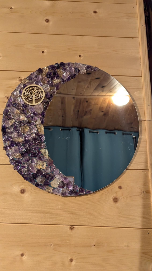 Lune d&#039;Améthyste/Ametrine sur miroir 