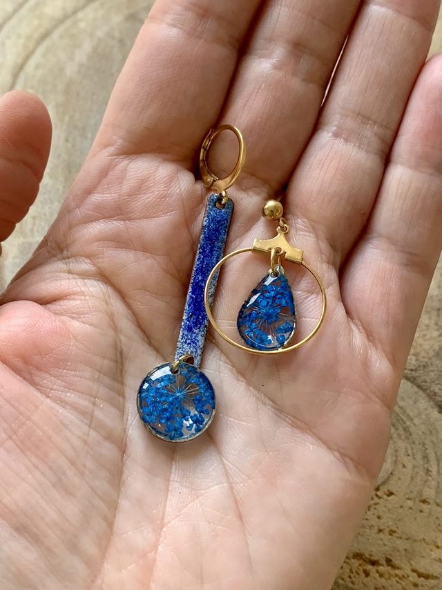 Pièces uniques - Boucles d'oreilles émaillées avec fleurs séchées