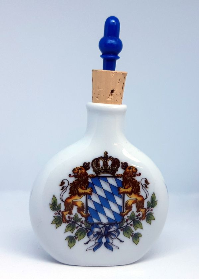 Porzellanfläschchen, Sonderposten, mit Bayernwappen für ca 20 g Tabak