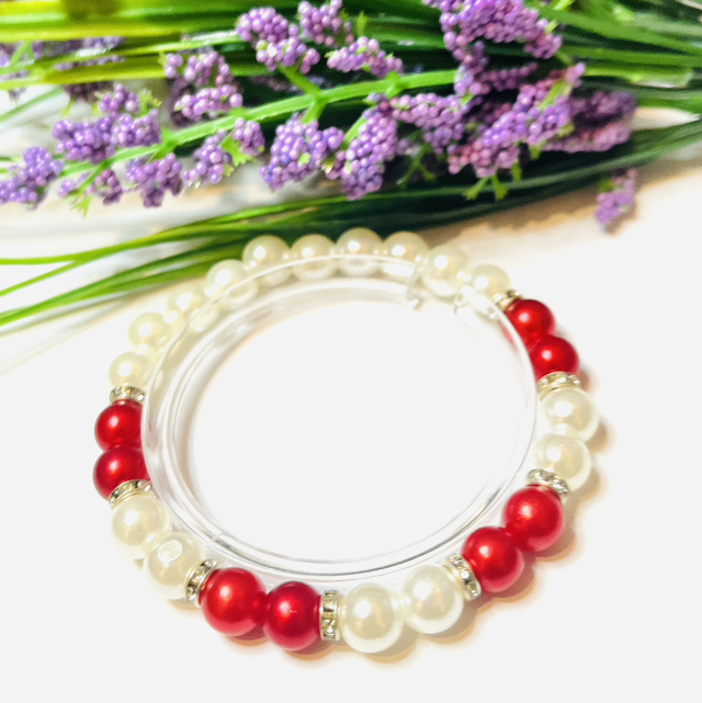Feestparel” – Kinderarmband met Rood & Wit en Zilverkralen