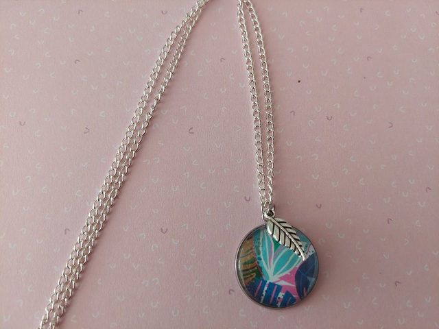 Collier cabochon Feuille color