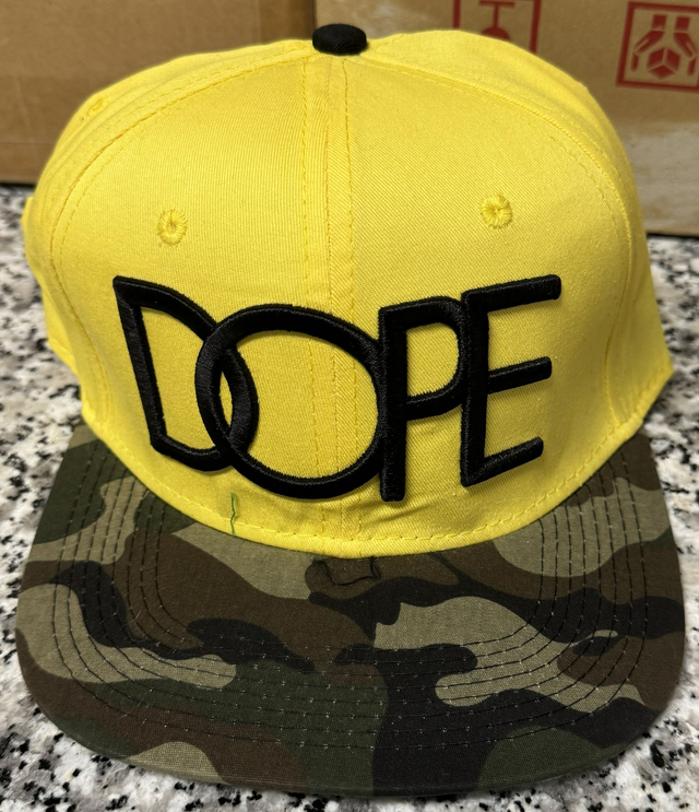 Gorra Amarilla DOPE