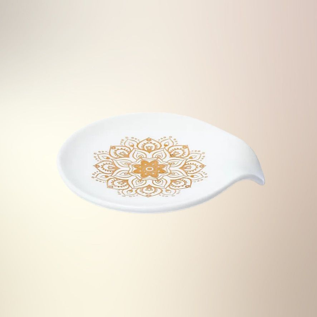 Tebrevs-holder i porcelæn m/ spirituelle symboler