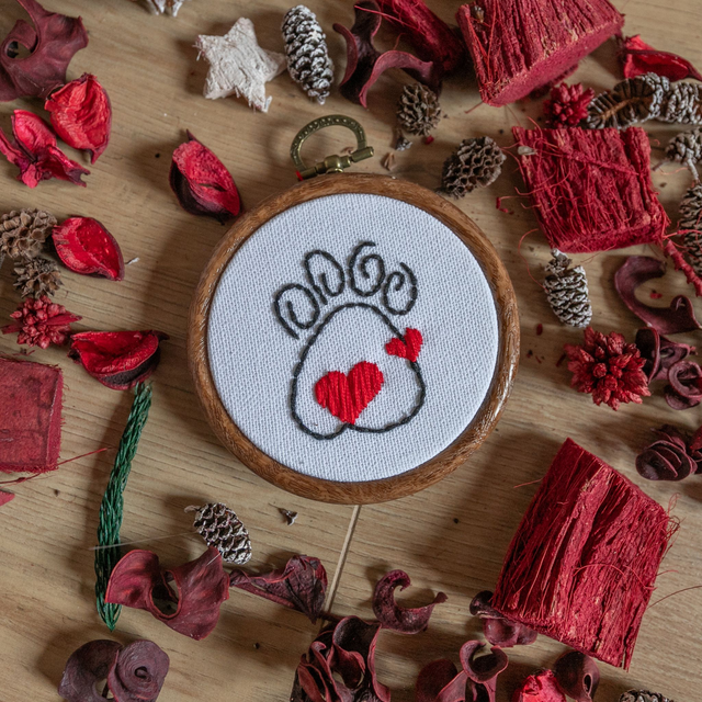 Broderie - patte de chien -