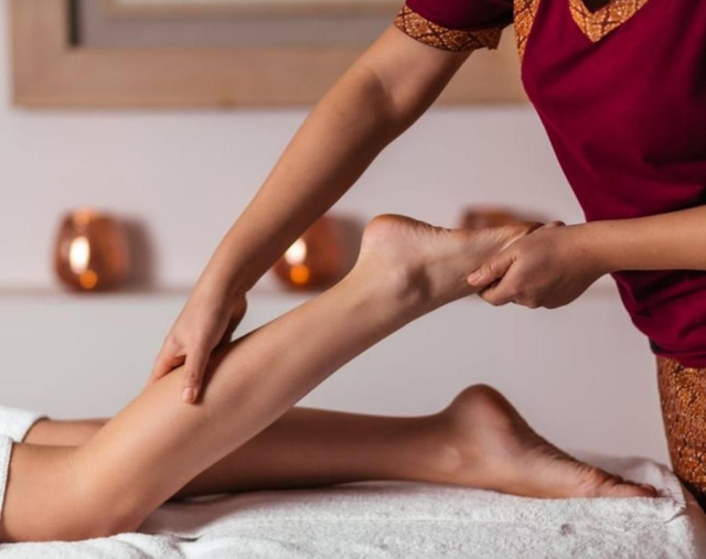 Massaggio relax gambe e schiena