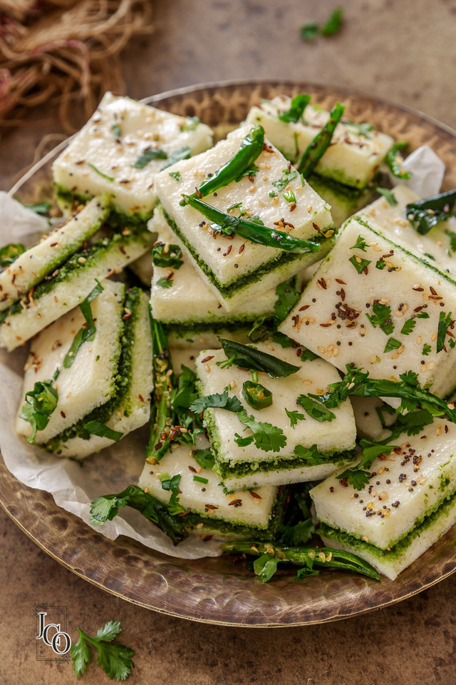 Sandwich Dhokla (3 Pcs) – Layered Savoury Steamed Snack