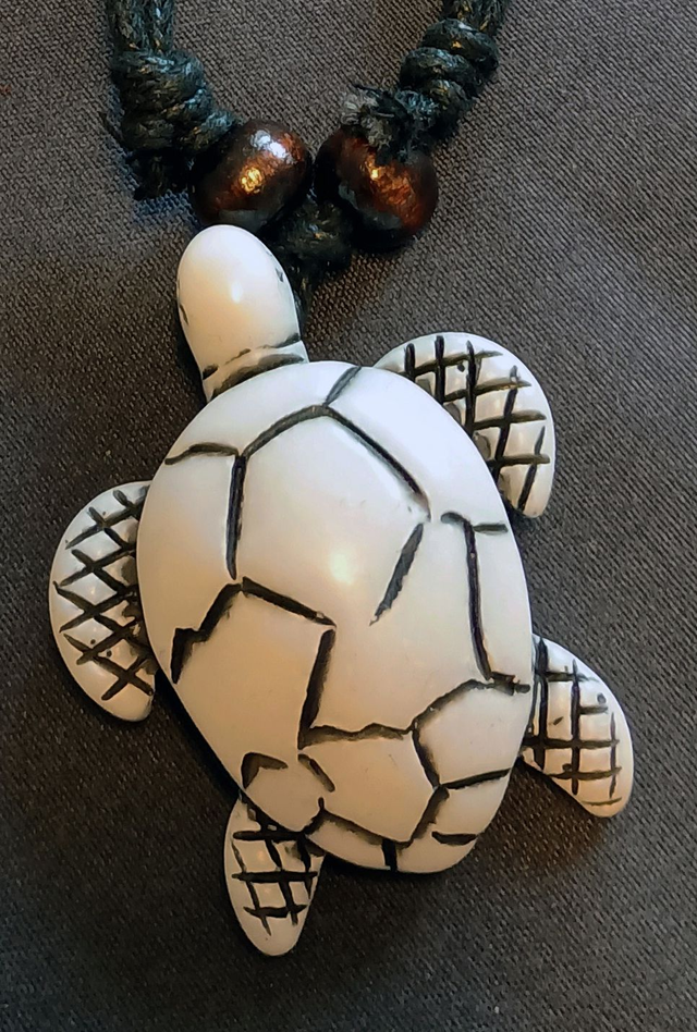 Collier ajustable à pendentif tortue