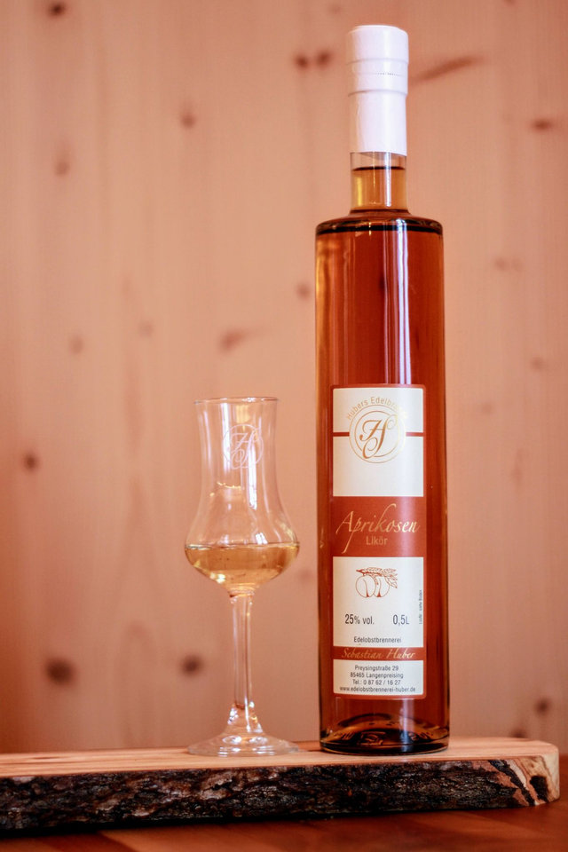 Aprikosenlikör 25% vol.