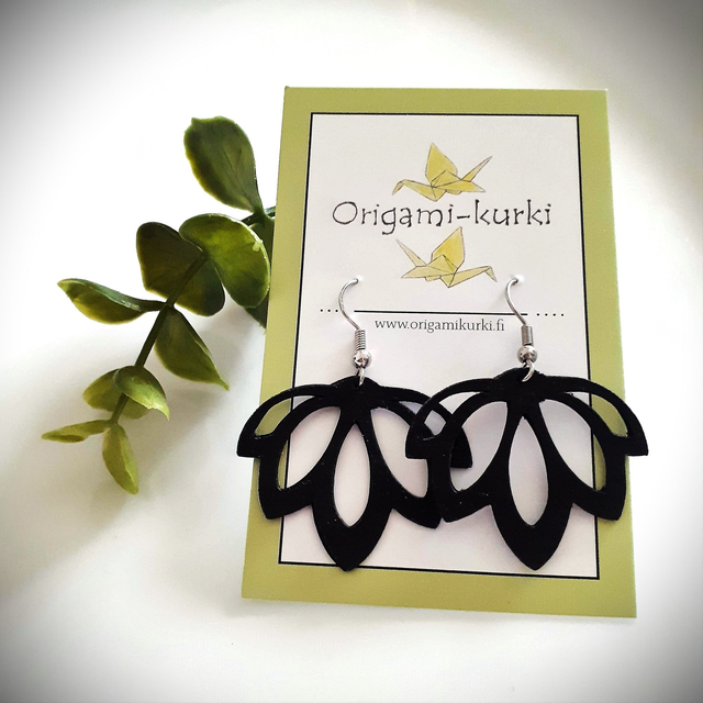 Lotus, pieni, roikkuva (musta).  