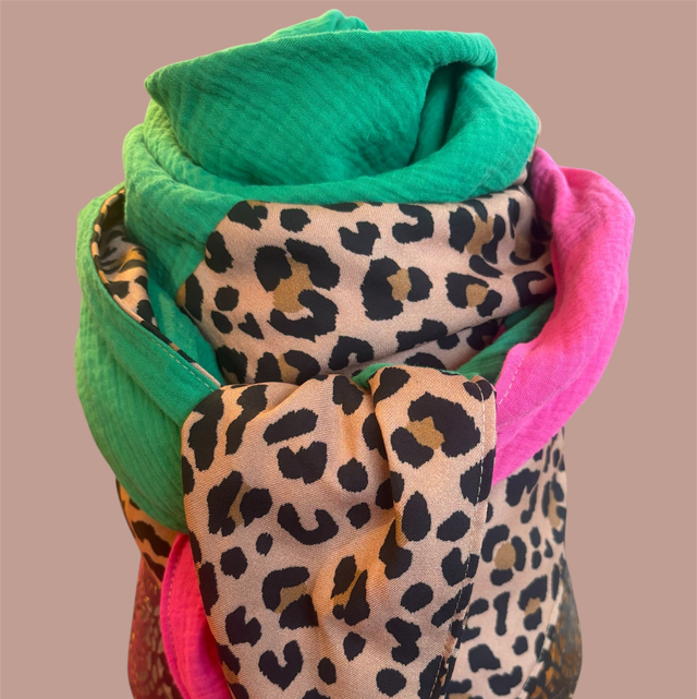 ÉCHARPE VERT BRÉSIL , PINK , GRAOU 