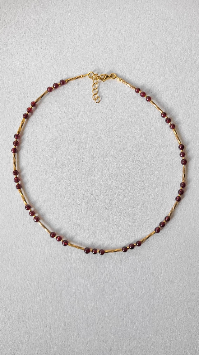 Collier Grenat