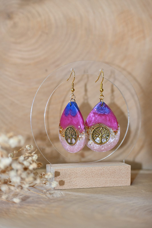 🌿VITAE🌿 Boucles d’oreilles en résine Arbre de vie - Rose / violet✨