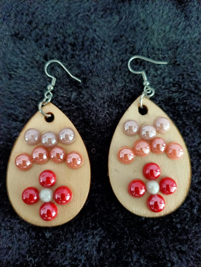 Boucles d'oreilles bois perles résine 