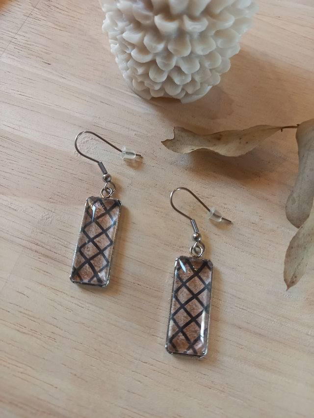 Boucles d&#039;oreilles Cabochon - cabochon rectangle - papier décoratif marron