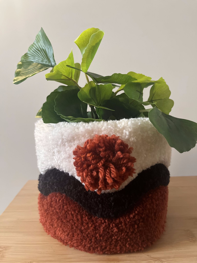 Cache-pot (pompom marron)