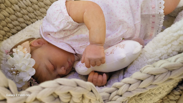 Bébé reborn qui téte issus du kit realborn kimberly