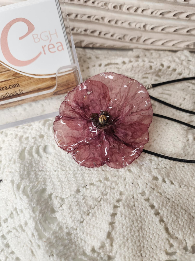 Collier Coquelicot  fleur séchée et résine 