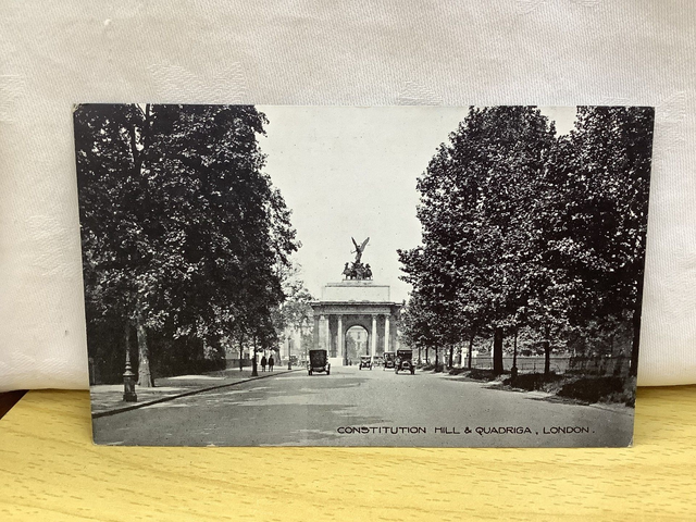 Constitution Hill &amp; Quadriga, London - Posted 1935 Toler Bros. Ltd Vintage Postcard Our Ref A113 £2.50