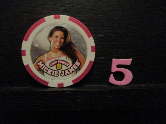 Mickie James - Chip Power 9 Original Wrestling Chipz (5)