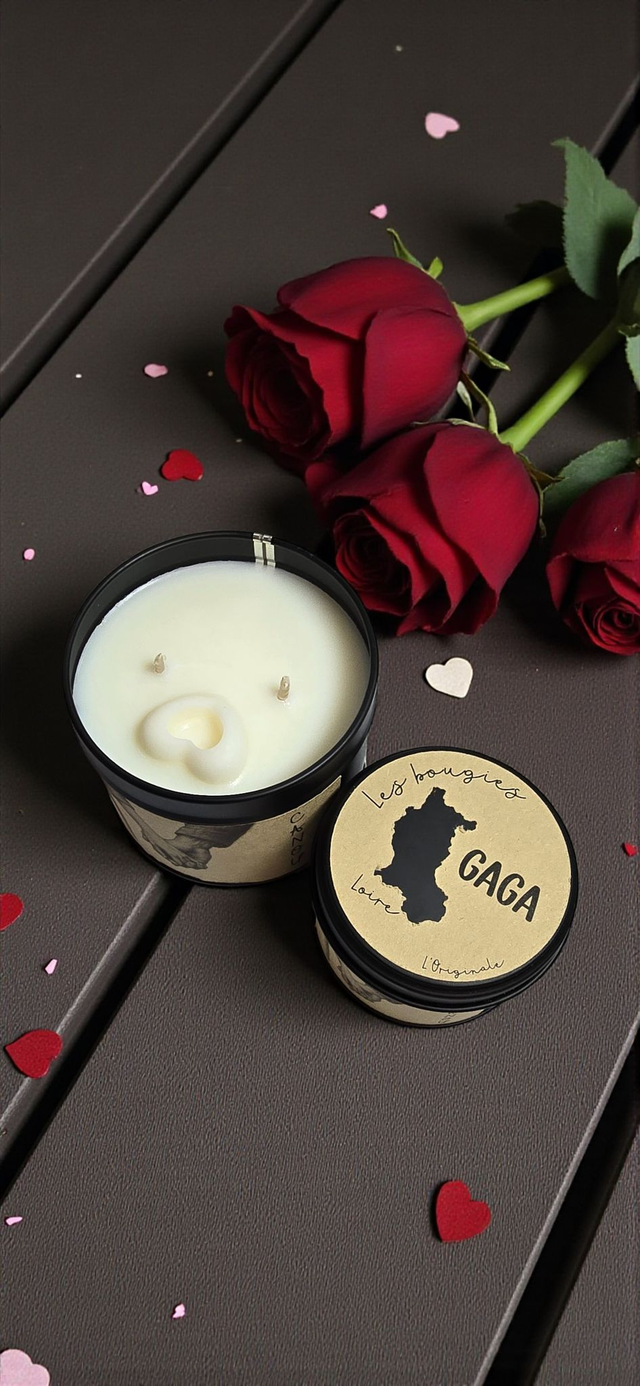 ❤️Bougie CANOU - Une odeur de rose, vanille et fruits rouges
