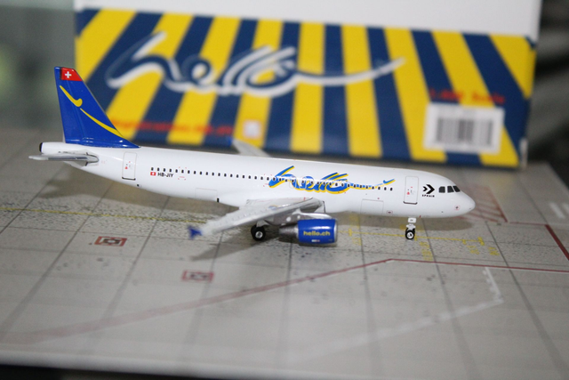 Hello A-320 (HB-JIY), 1:400, Phoenix