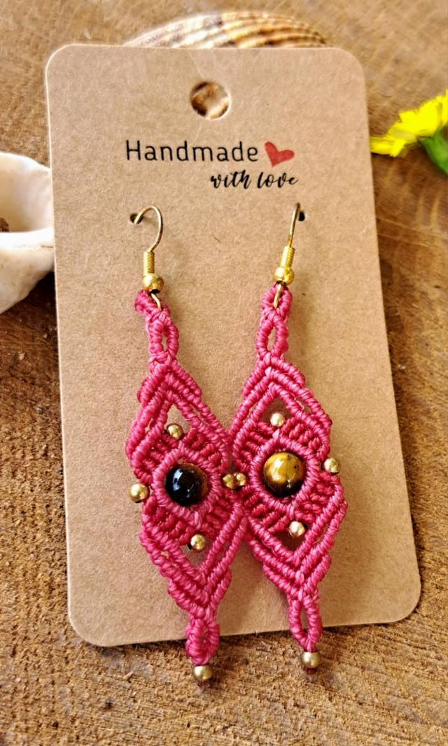 Boucles d'oreilles micro-macramé roses