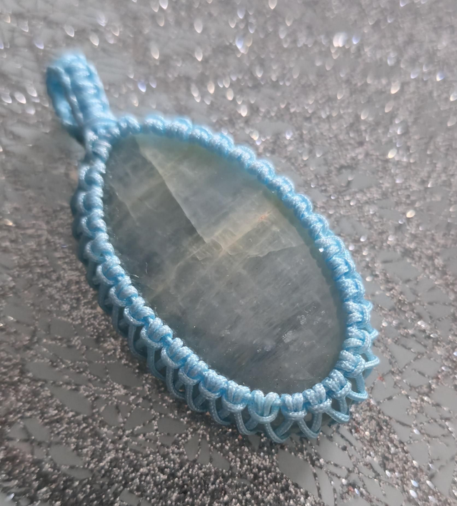 Macramé Aquamarine Pendant 
