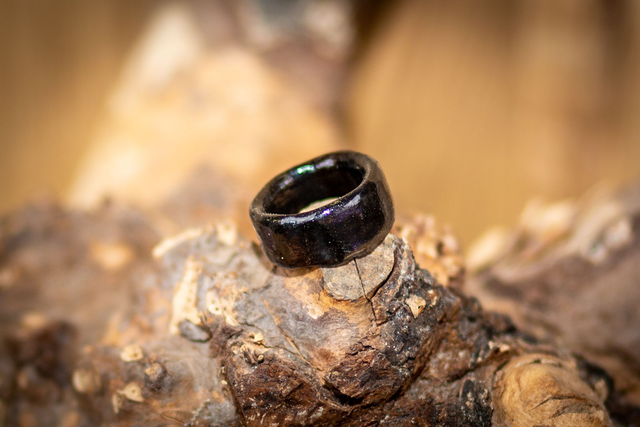 Ring: Nachtader – Handgefertigter Holzring 16mm
