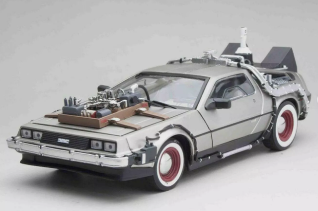 Back To The Future Part 3 Time Machine Delorean Sun Star 1:18