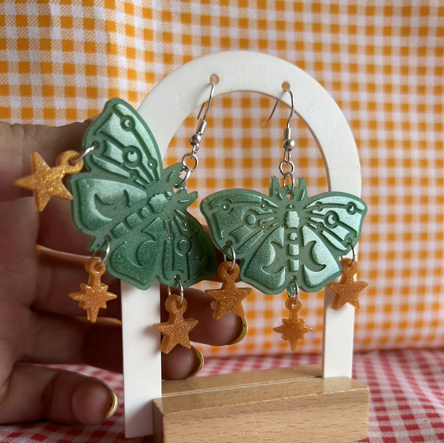 Pendientes Polilla
