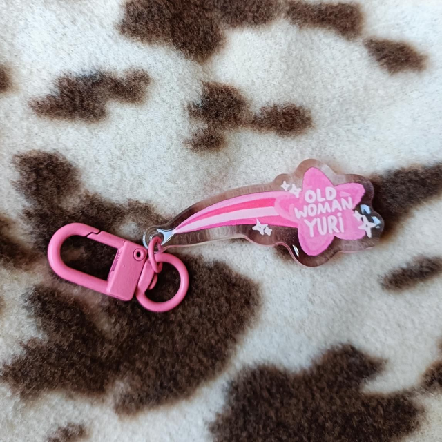 yuri star - acrylic keychain 