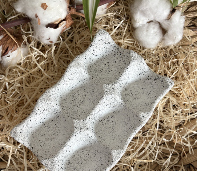 Support à œufs en jesmonite : effet granite 