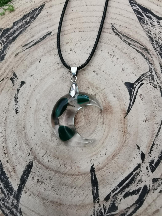 Malachite moon