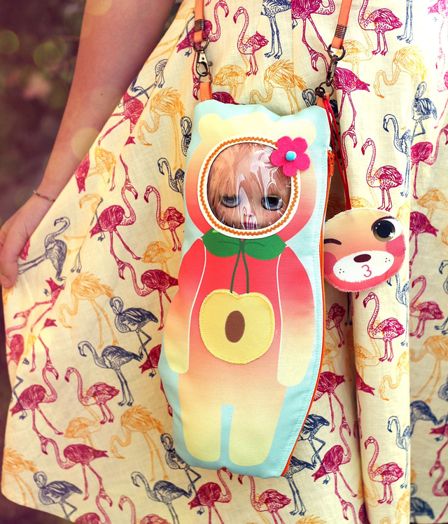 Blythe doll carrier bag Frutoso Kissing Peach