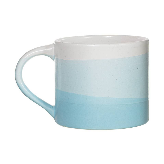 Taza azul con asa