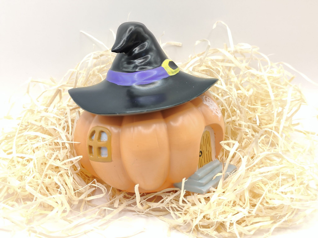 🎃 Citrouille d’Halloween décorative avec chapeau – Résine acrylique ✨