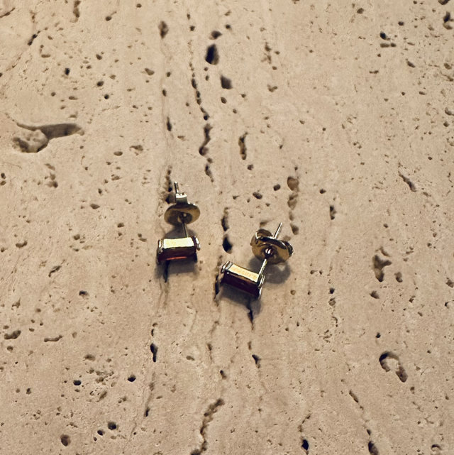 Oorknopjes roze steentje goud 