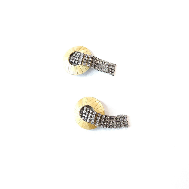 Clips d&#039;Oreilles Uniques : Marqueterie de Paille et Cascade de Moissanites