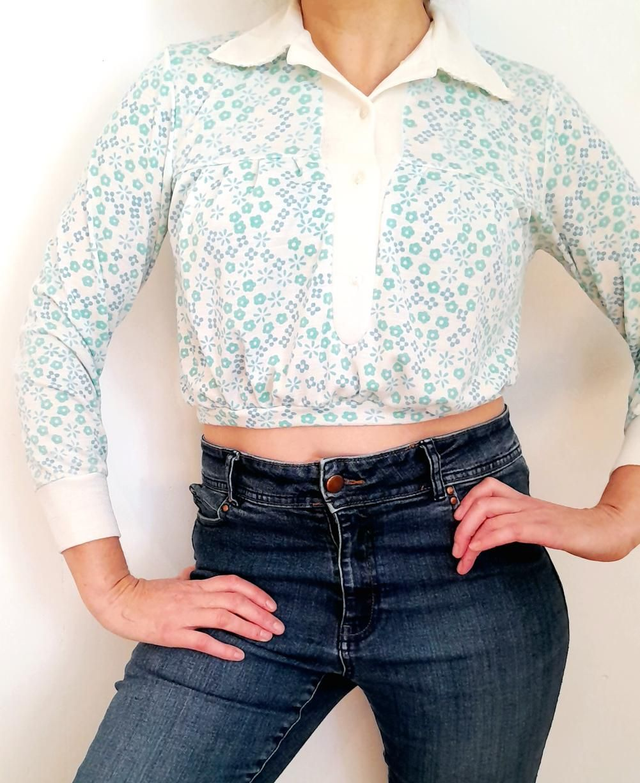 Crop top upcyclé blanc/turquoise