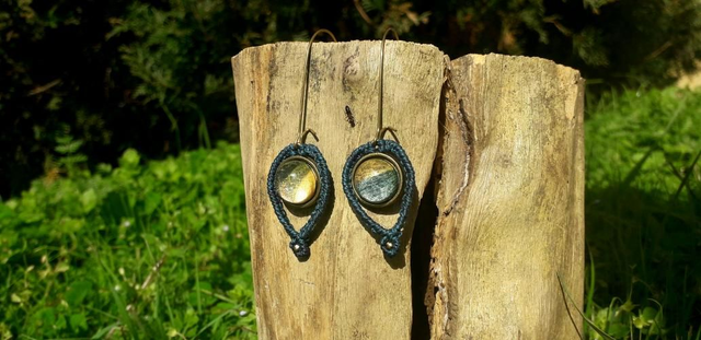 Boucles d&#039;oreilles • cabochon en verre