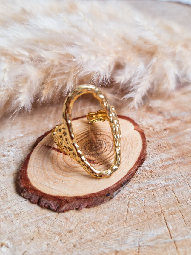Bague "Ovale martelée" - Modèle doré