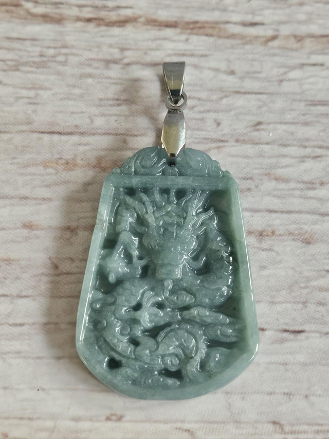 Pendentif Dragon en Jadéite