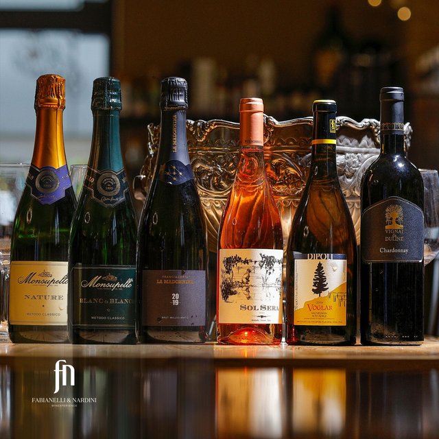 Bubbles &amp; More - 6 Bottles